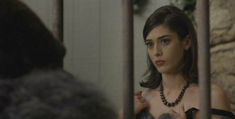 Naakte gelekte OnlyFans-foto van Lizzy Caplan