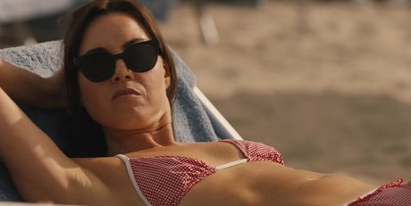 Naakte gelekte OnlyFans-foto van Aubrey Plaza