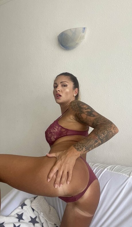 Naakte gelekte OnlyFans-foto van Sarahmontanavip