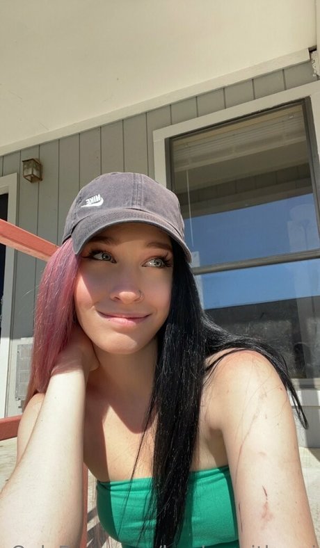 Naakte gelekte OnlyFans-foto van Bookswithaeri