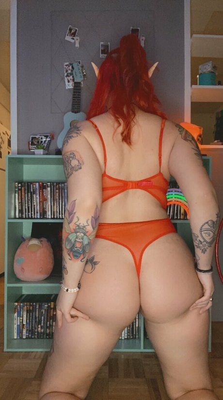 Naakte gelekte OnlyFans-foto van Doingpeachy