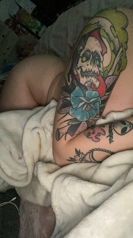 Naakte gelekte OnlyFans-foto van Doingpeachy
