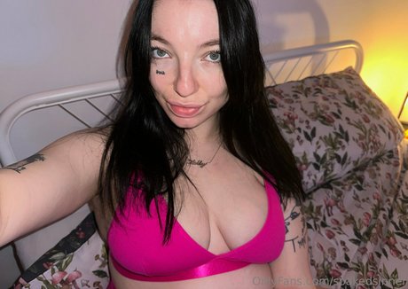 Naakte gelekte OnlyFans-foto van Xxxgothdollxxx