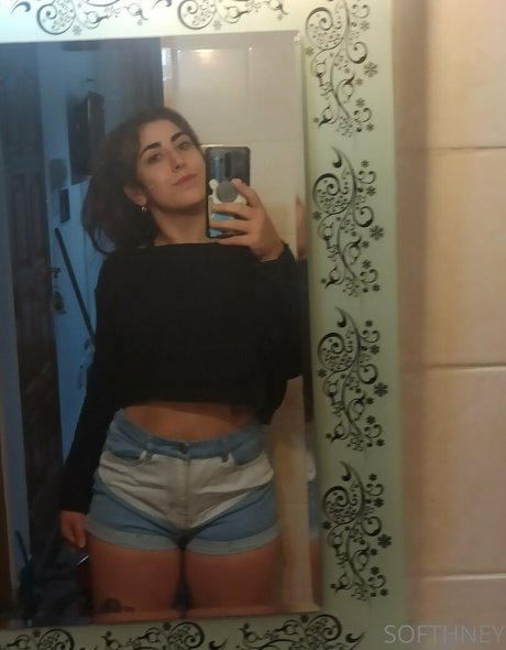 Naakte gelekte OnlyFans-foto van Ursoftbee