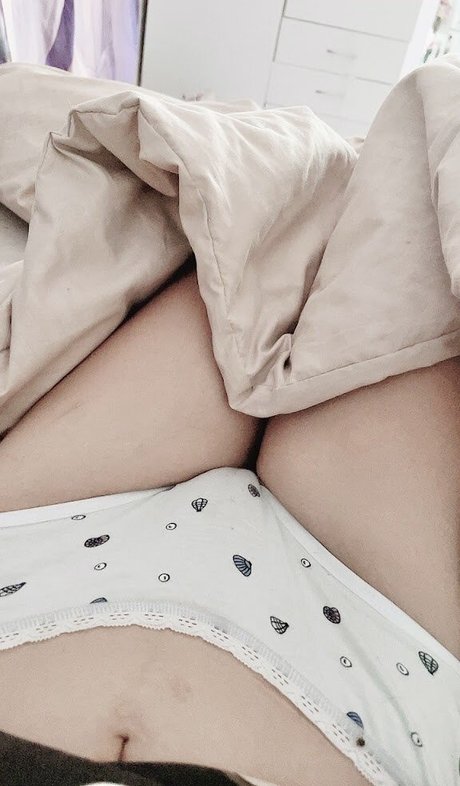 Naakte gelekte OnlyFans-foto van Akaricos