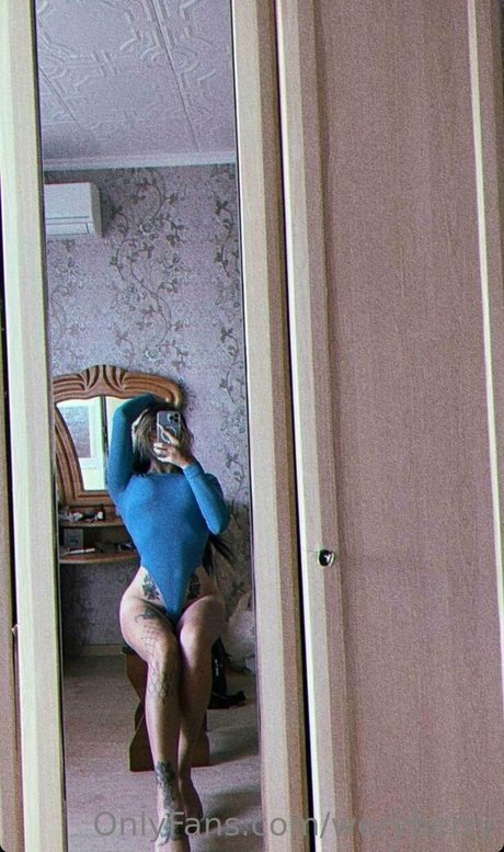 Naakte gelekte OnlyFans-foto van Weryberry