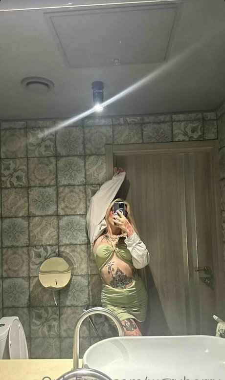 Naakte gelekte OnlyFans-foto van Weryberry