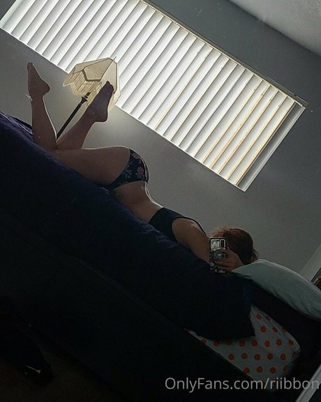 Naakte gelekte OnlyFans-foto van Riibbon