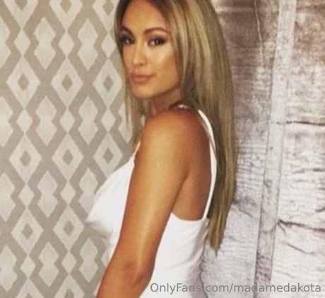 Naakte gelekte OnlyFans-foto van Madamedakota