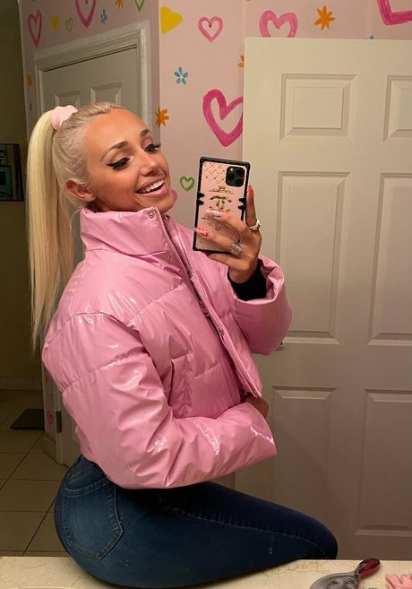 Naakte gelekte OnlyFans-foto van Itshollyday