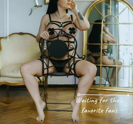 Naakte gelekte OnlyFans-foto van Lustyqueen