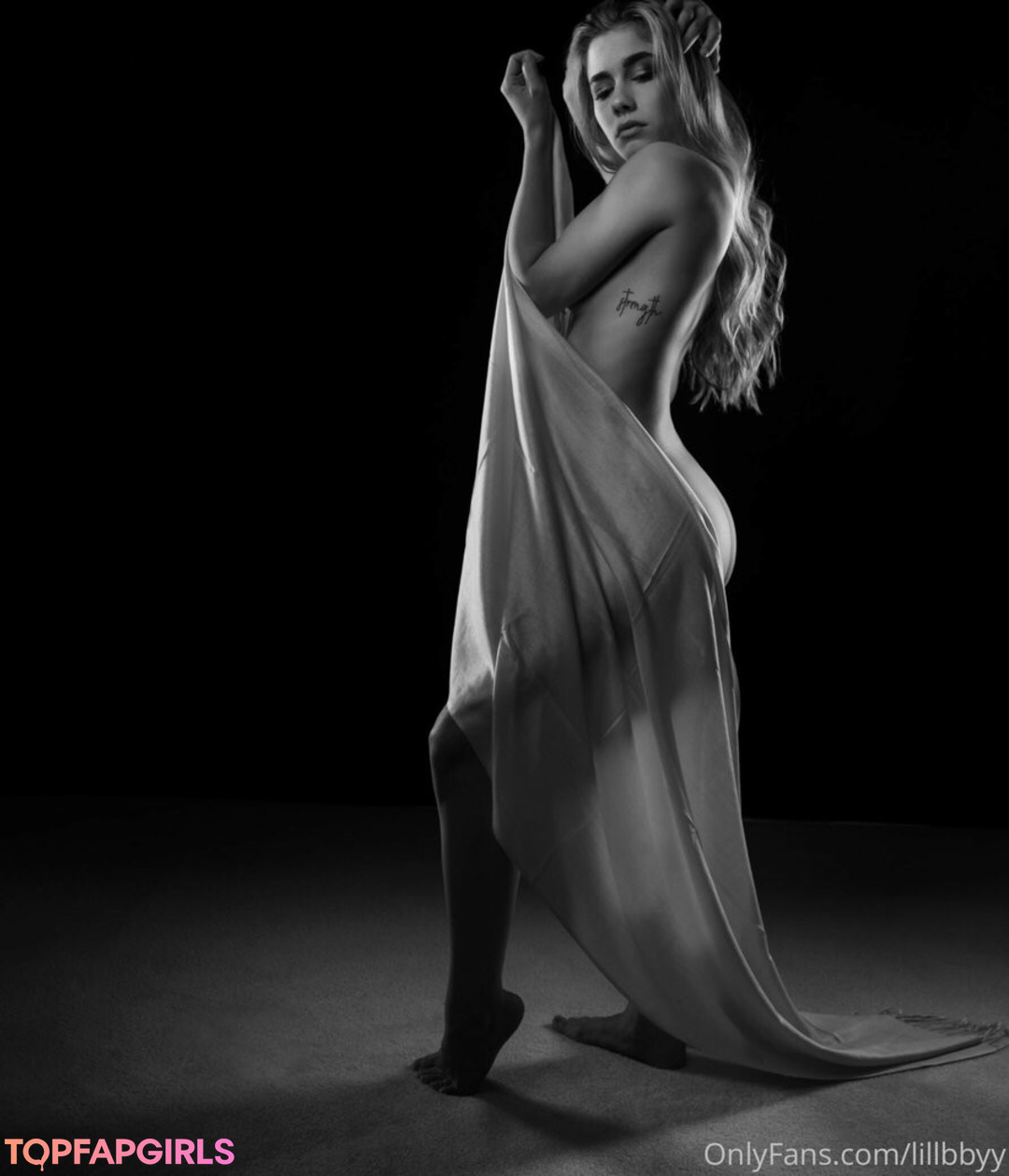Naakte gelekte OnlyFans-foto van Lillbbyy #74 Naakte gelekte OnlyFans-foto van Lillbbyy #74