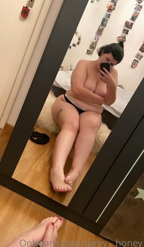 Curvyhoney
