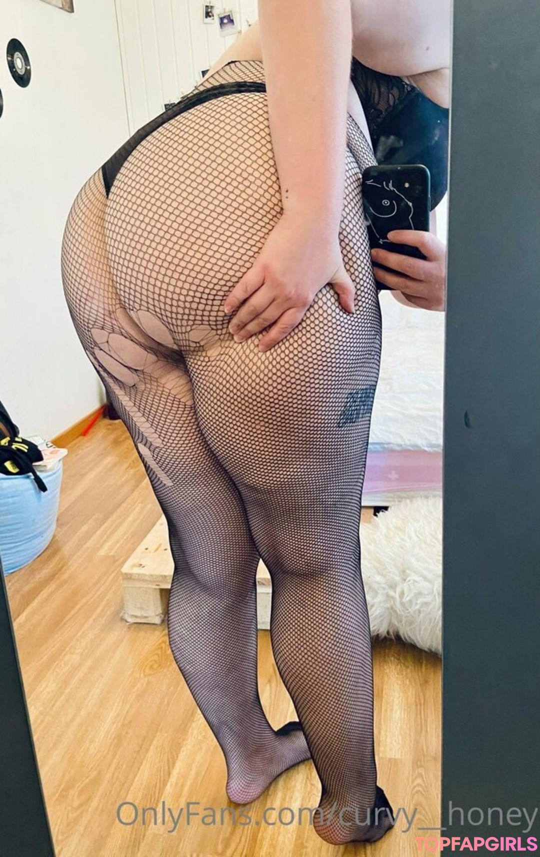 Naakte gelekte OnlyFans-foto van Curvyhoney #4 Naakte gelekte OnlyFans-foto van Curvyhoney #4