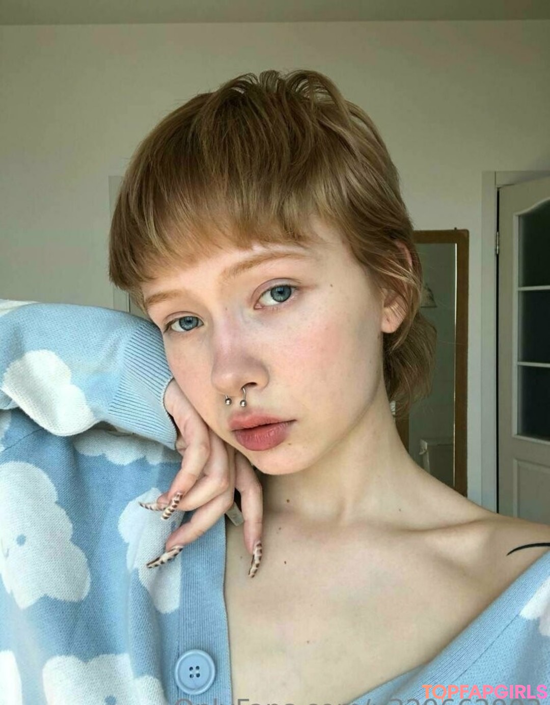 Naakte gelekte OnlyFans-foto van Tinytyan #55 Naakte gelekte OnlyFans-foto van Tinytyan #55