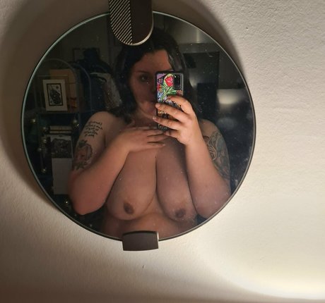 Naakte gelekte OnlyFans-foto van Naughtyrosie