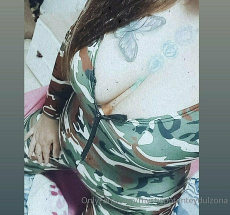 Naakte gelekte OnlyFans-foto van Mysticpotenteydulzona