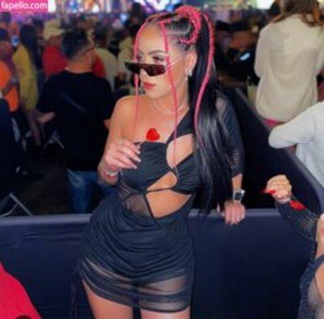 Naakte gelekte OnlyFans-foto van Fernanda Kalyne