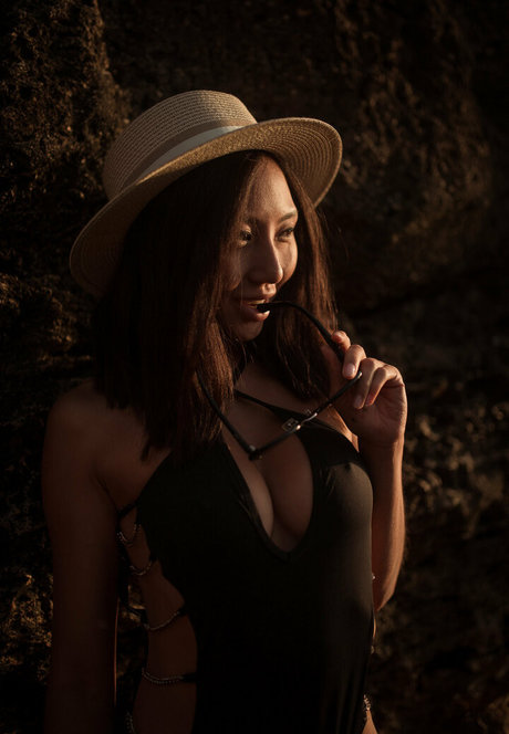 Naakte gelekte OnlyFans-foto van Asianmodel