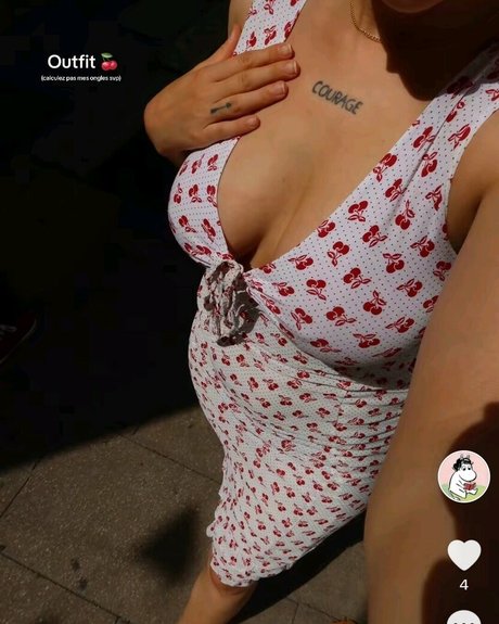 Naakte gelekte OnlyFans-foto van Aude A La Joie
