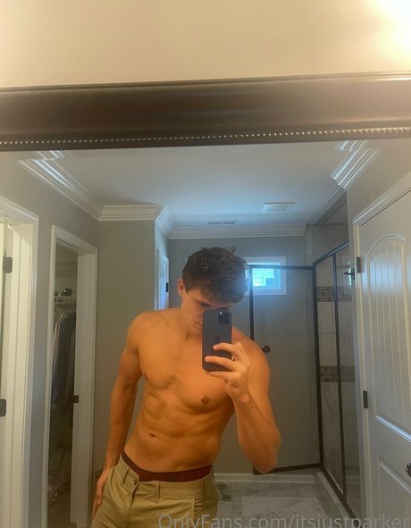 Naakte gelekte OnlyFans-foto van Itsjustparker