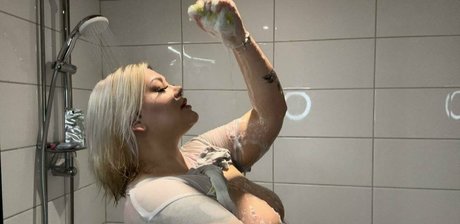 Finhotbabes