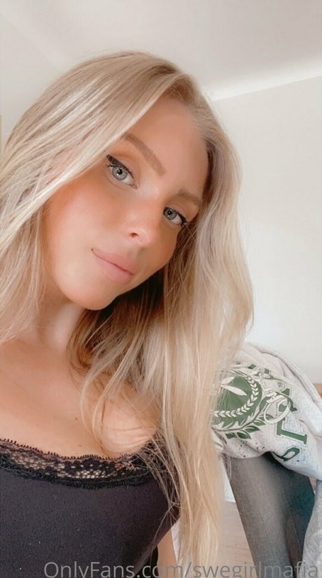 Naakte gelekte OnlyFans-foto van Swegirlmafia
