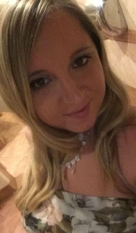 Naakte gelekte OnlyFans-foto van Candykissxo