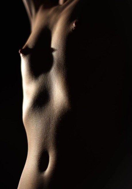 Naakte gelekte OnlyFans-foto van Mia Kerin