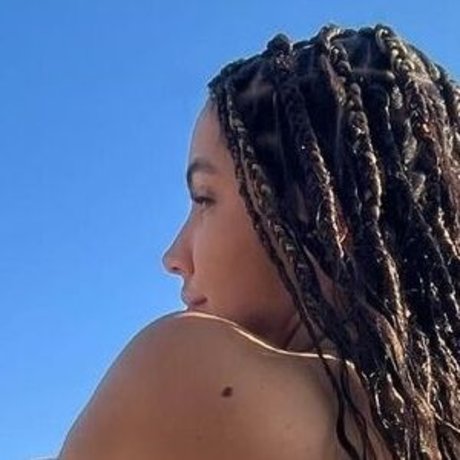Naakte gelekte OnlyFans-foto van Steff Lima