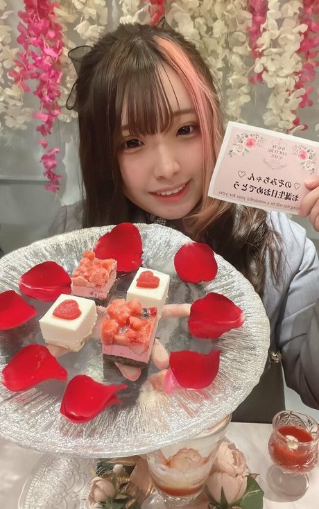 Naakte gelekte OnlyFans-foto van Yui Hiiragi