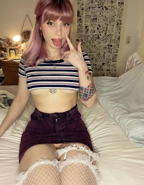 Naakte gelekte OnlyFans-foto van Serenitylynx