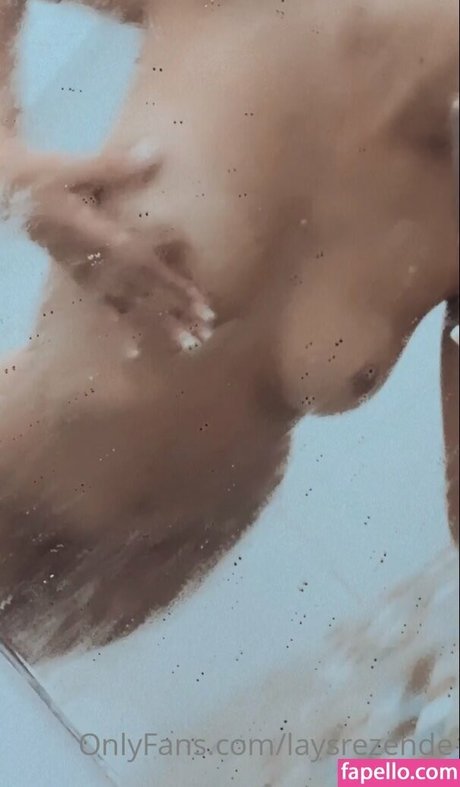 Naakte gelekte OnlyFans-foto van Laysrezende
