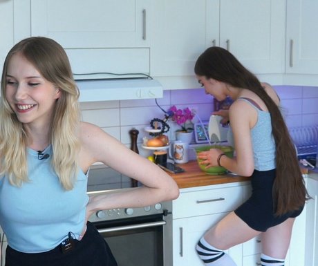 Naakte gelekte OnlyFans-foto van Missmikkaa