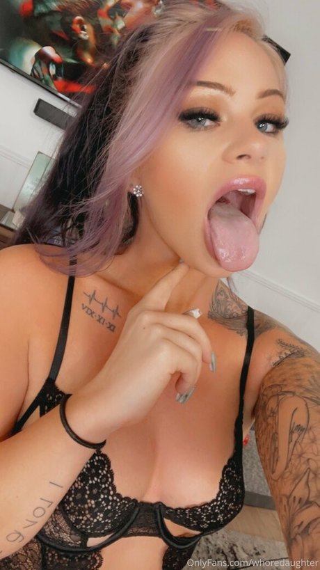 Naakte gelekte OnlyFans-foto van Brookegonerouge