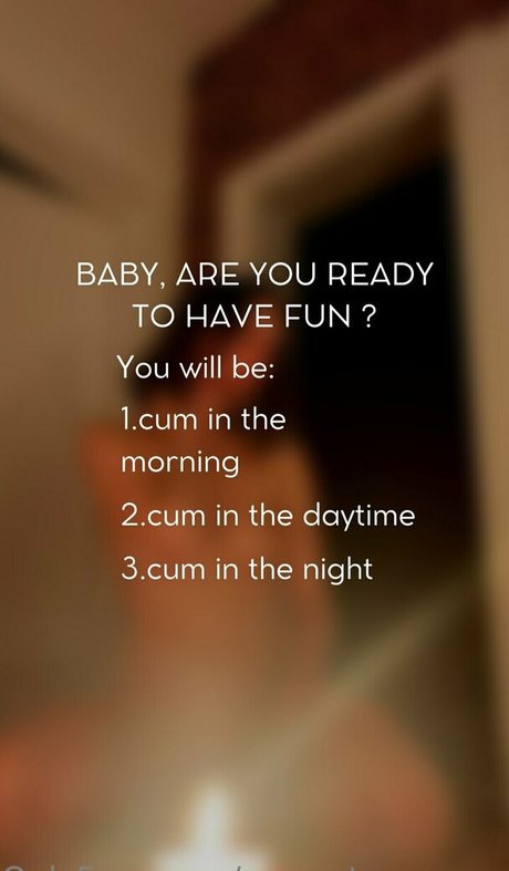 Naakte gelekte OnlyFans-foto van Yourstepmommy
