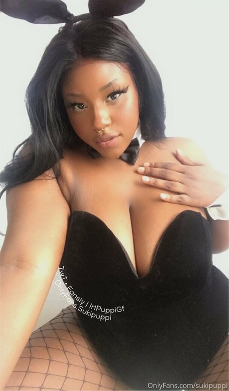 Naakte gelekte OnlyFans-foto van Sukipuppi