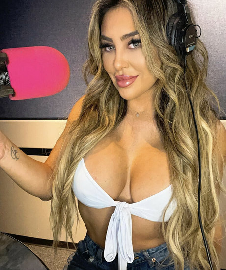 Naakte gelekte OnlyFans-foto van Cindy Burbano