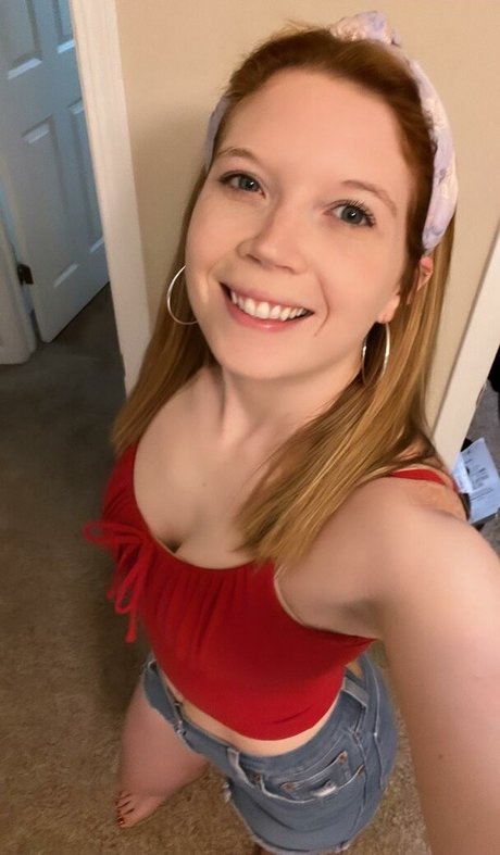 Naakte gelekte OnlyFans-foto van Peachy Noel