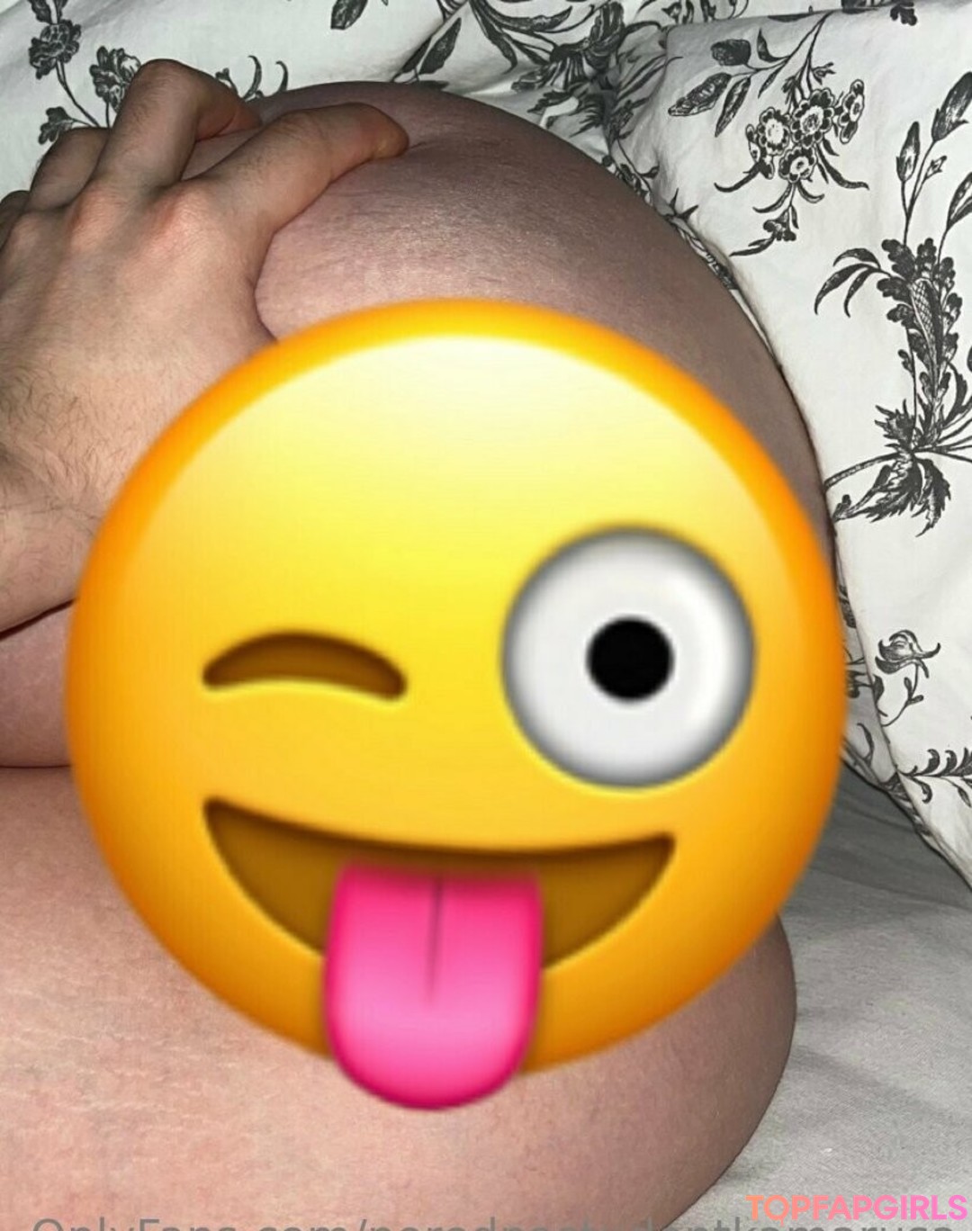 Naakte gelekte OnlyFans-foto van Porednastudentkamarusa #78 Naakte gelekte OnlyFans-foto van Porednastudentkamarusa #78