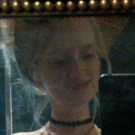 Naakte gelekte OnlyFans-foto van Thatawkwardchickbecky