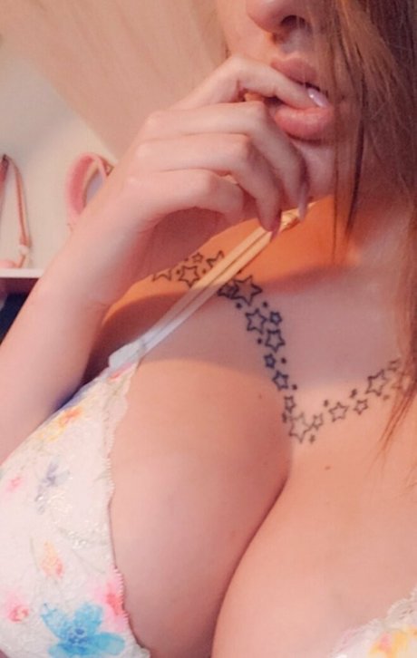 Naakte gelekte OnlyFans-foto van Lizzielust