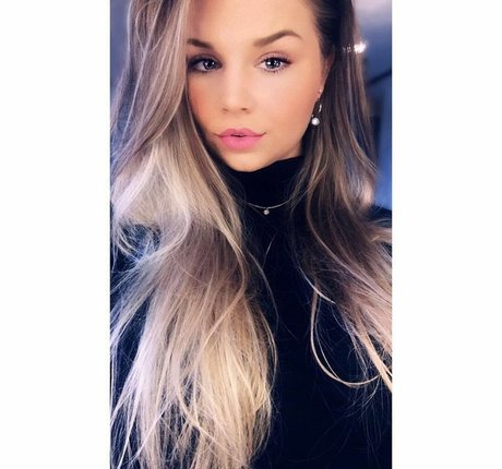 Joyce Straten