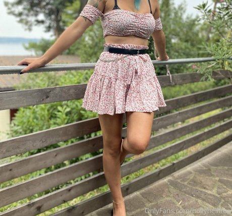 Naakte gelekte OnlyFans-foto van Hollyhellfree