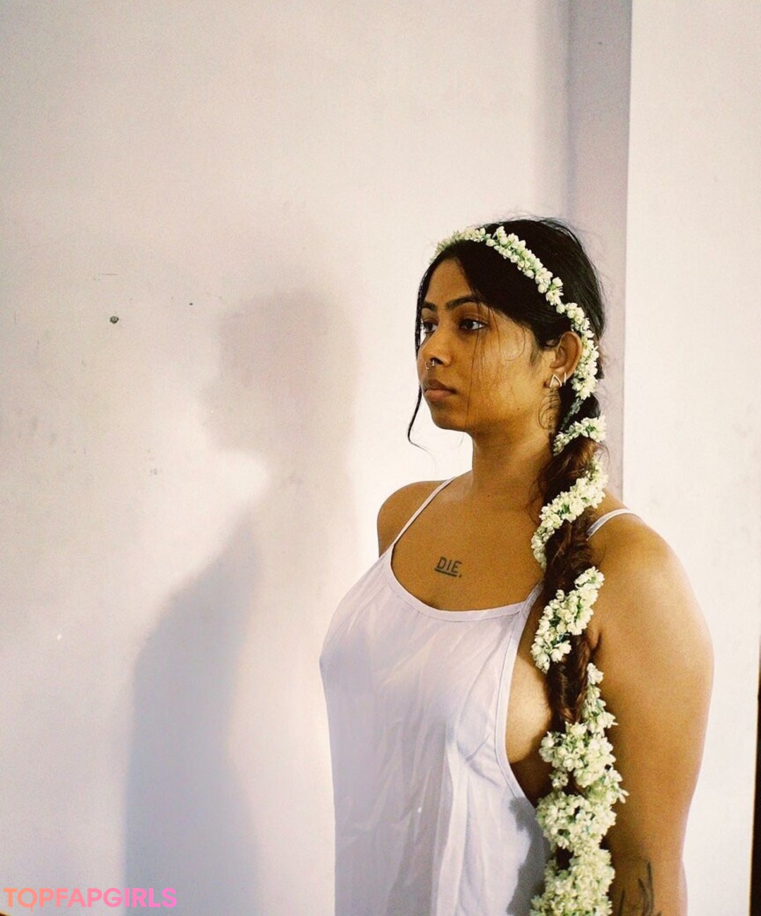 Naakte gelekte OnlyFans-foto van Bhindeshitara #3 Naakte gelekte OnlyFans-foto van Bhindeshitara #3