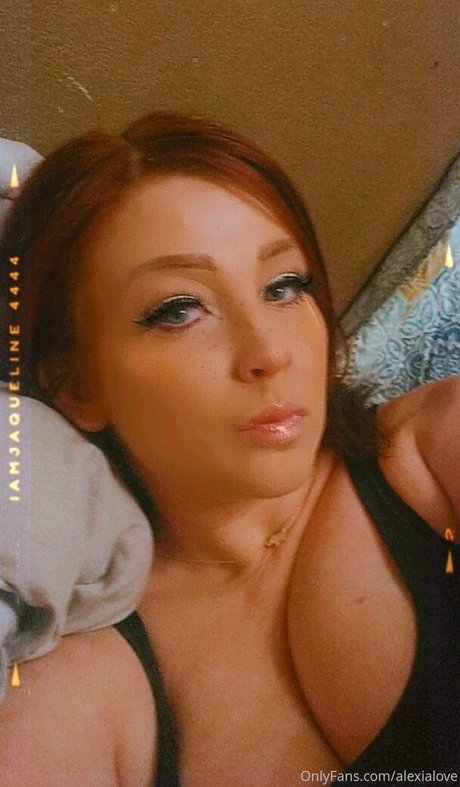 Naakte gelekte OnlyFans-foto van Alexialove