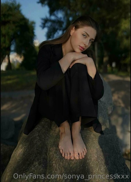 Naakte gelekte OnlyFans-foto van Sonyaprincessxxx