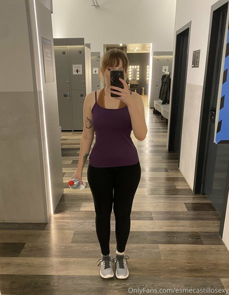 Naakte gelekte OnlyFans-foto van Esmecastillosexy
