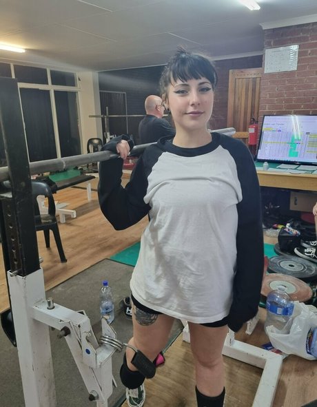 Naakte gelekte OnlyFans-foto van Alyssawinter