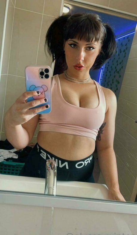 Naakte gelekte OnlyFans-foto van Alyssawinter